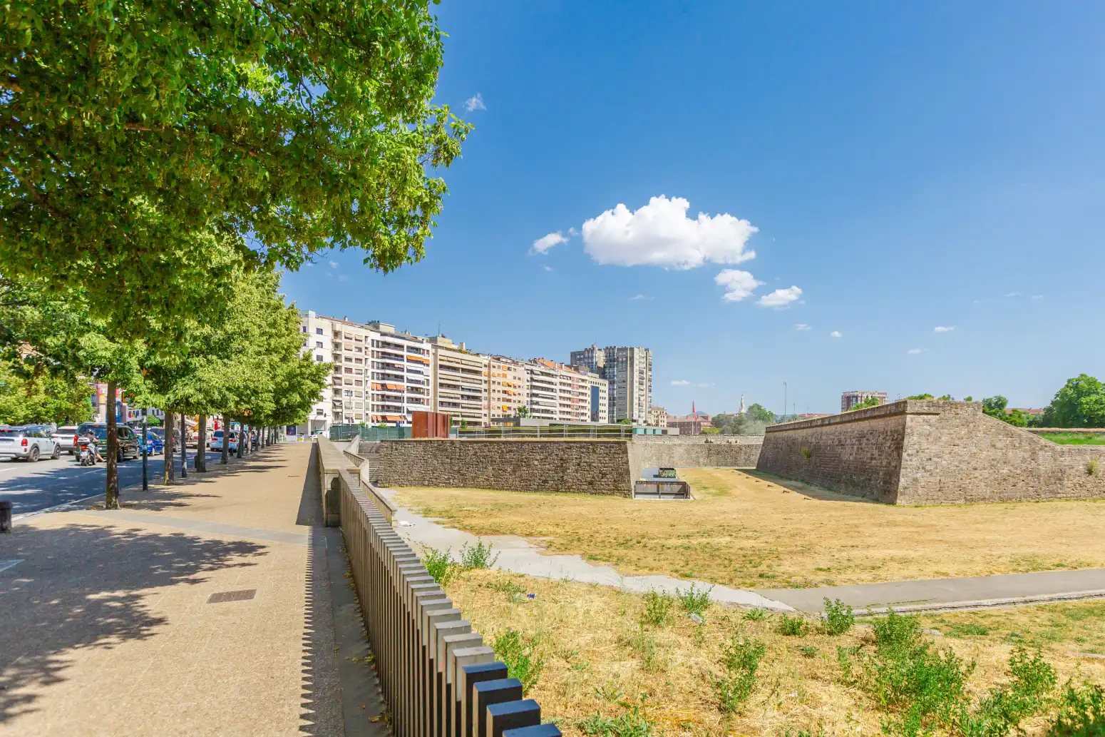 Vista exterior de Piso en venta en  Pamplona / Iruña con Calefacción, Parquet y Terraza
