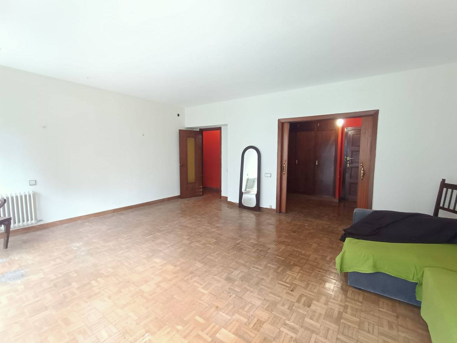 Living room of Flat for sale in Oviedo   with Heating, Terrace and Storage room