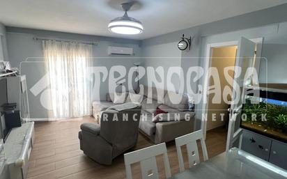 Living room of Flat for sale in Linares  with Air Conditioner and Balcony
