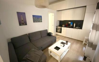 Living room of Flat for sale in  Madrid Capital