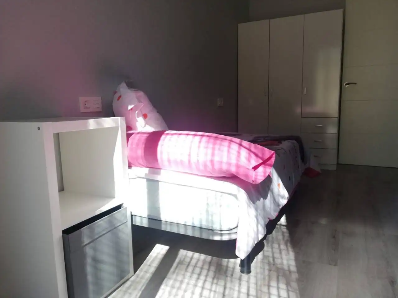 Habitación de Apartamento de alquiler en Burgos con Calefacción, Terraza y Amueblado