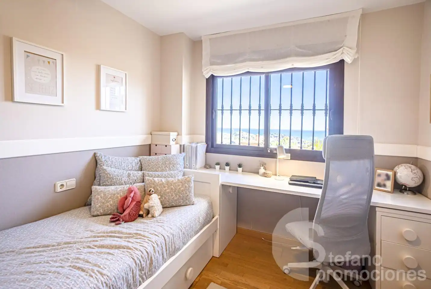 Habitación de Casa adosada en venta en Málaga con Aire acondicionado, Jardín privado y Parquet