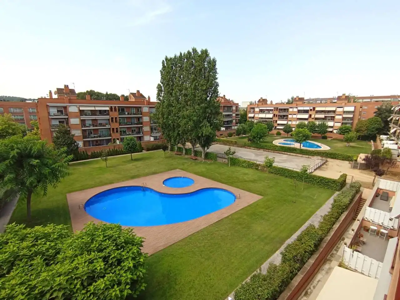 Schwimmbecken von Wohnung zur Miete in Sant Cugat del Vallès mit Klimaanlage, Heizung und Parkett