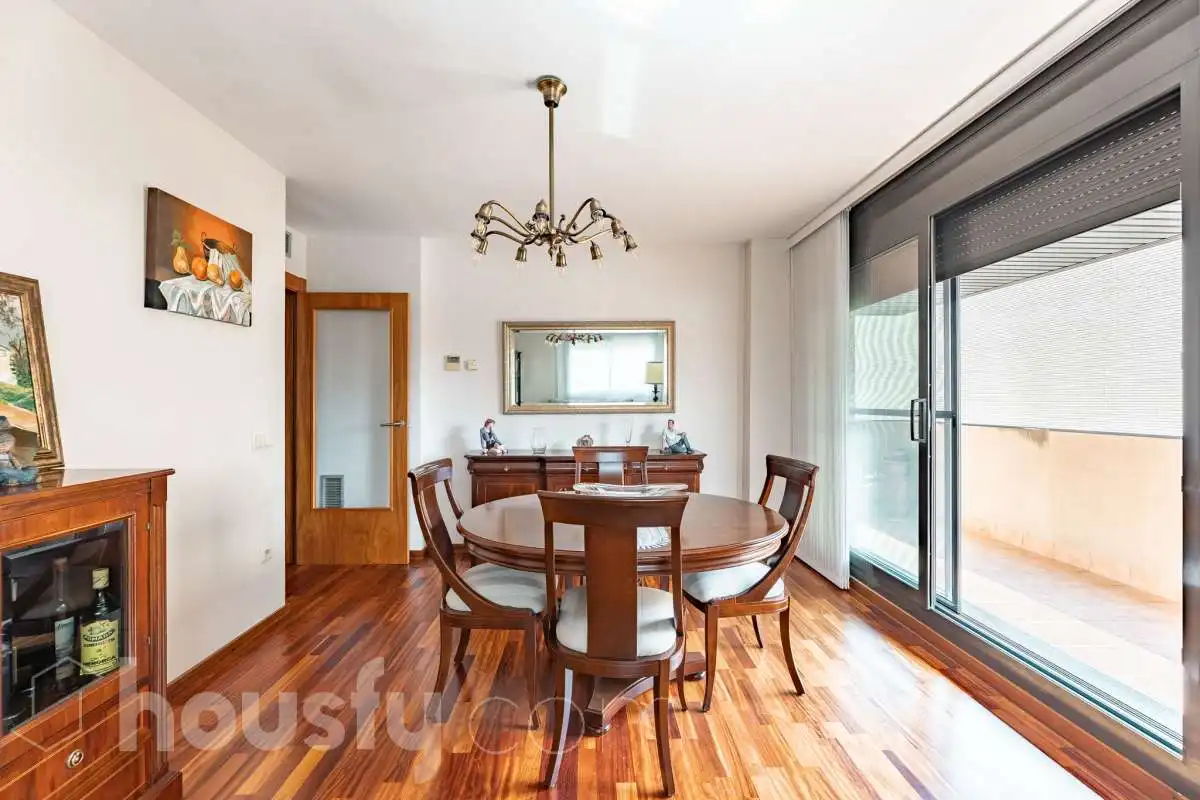 Comedor de Piso en venta en Esplugues de Llobregat con Aire acondicionado, Calefacción y Parquet