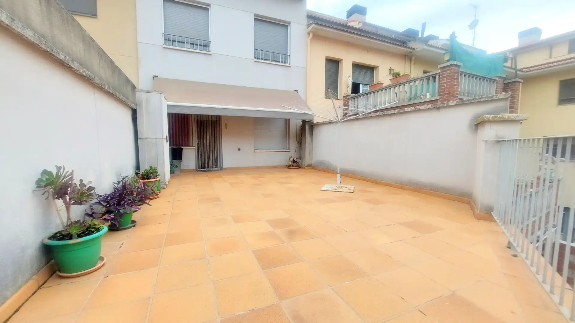 Casa a schiera con terrazza in vendita a Carrer Bisbe Valls, imagen 18