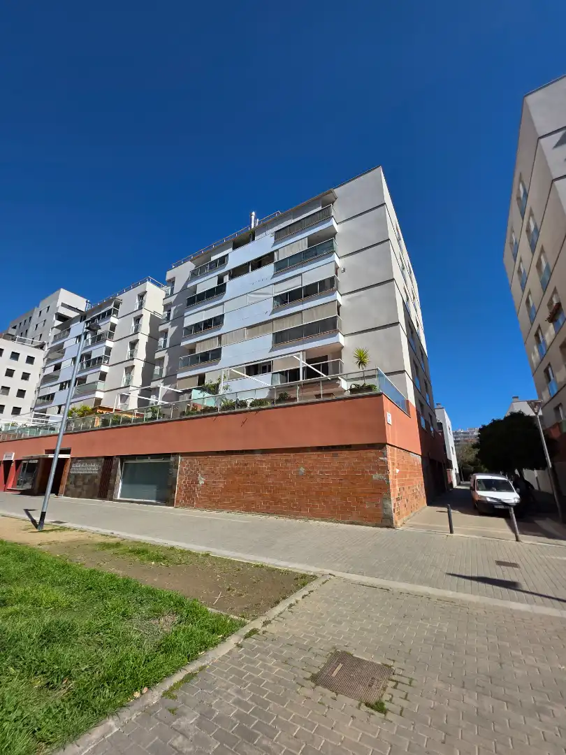 Vista exterior de Local de alquiler en Barcelona