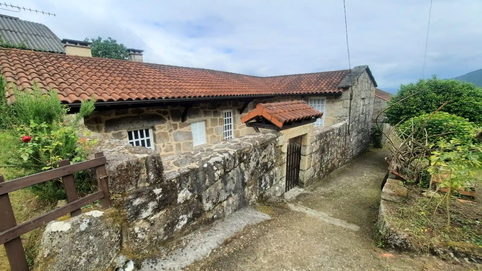 Vista exterior de Casa adosada en venta en A Arnoia con Terraza, Trastero y Horno