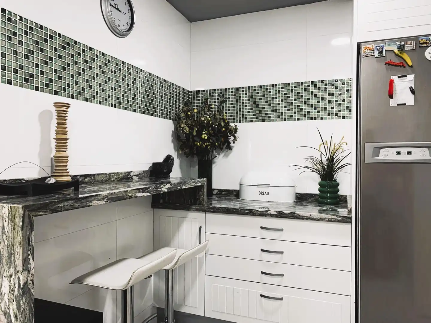 Baño de Apartamento en venta en Marbella con Aire acondicionado, Calefacción y Jardín privado