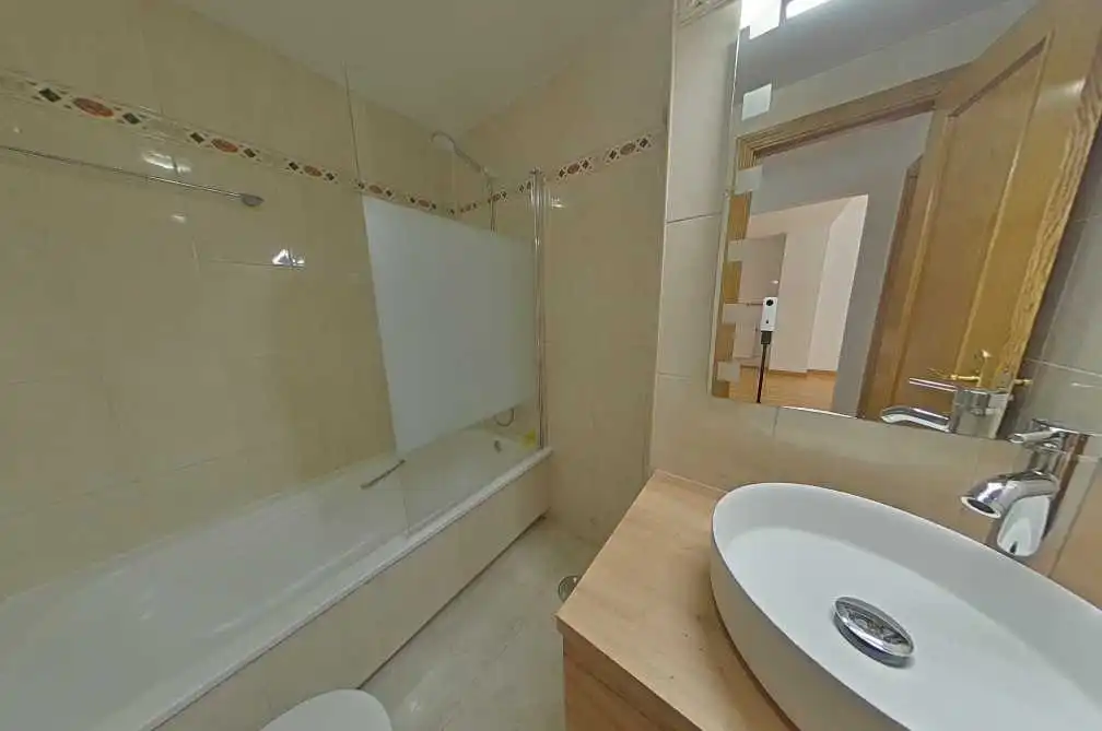 Bany de Apartament de lloguer en Pozuelo de Alarcón amb Calefacció, Parquet i Terrassa