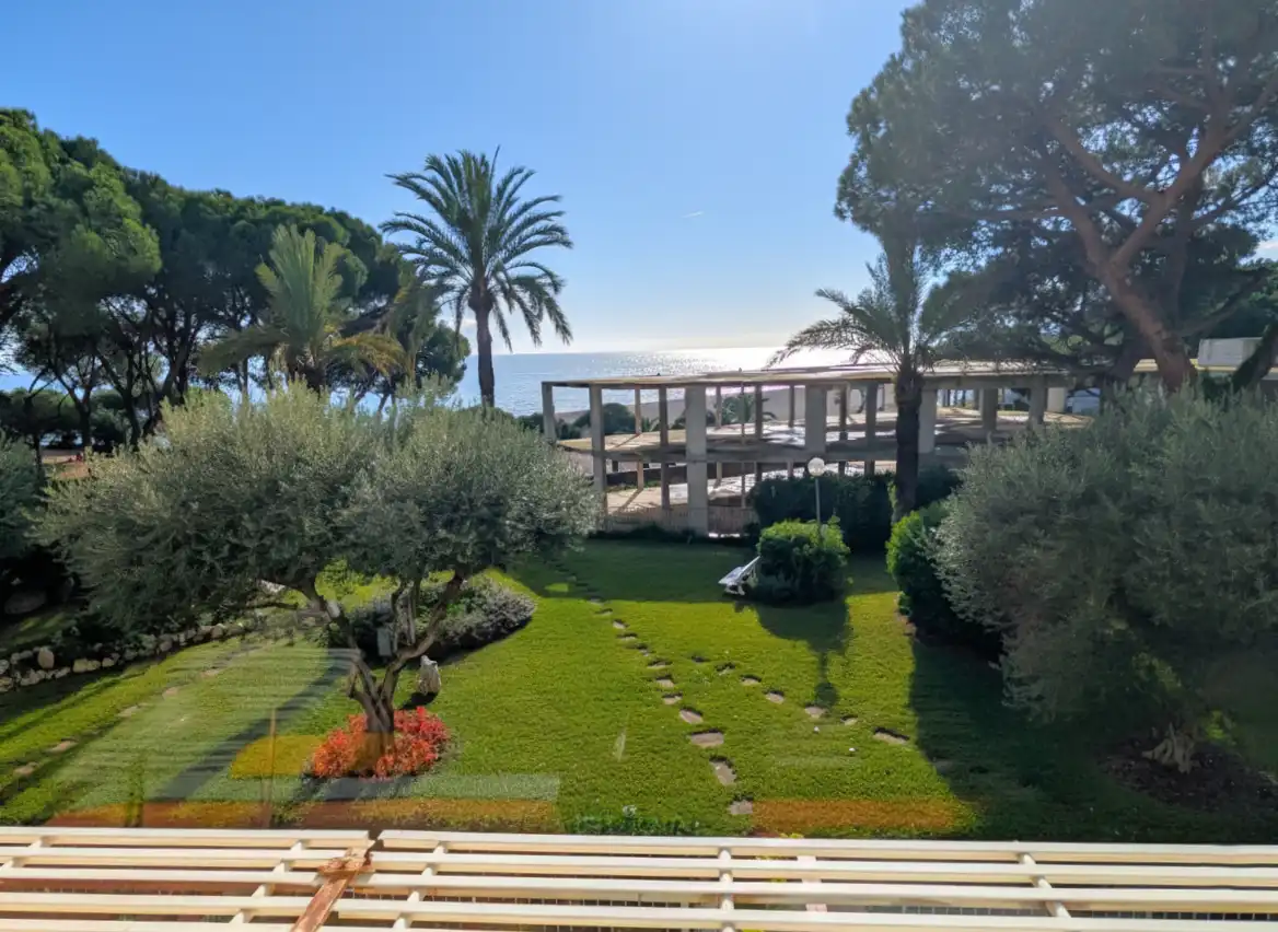 Jardín de Apartamento en venta en Castell d'Aro, Platja d'Aro i s'Agaró con Terraza, Amueblado y Balcón