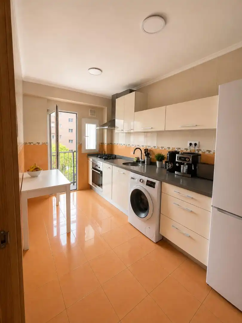 Cocina de Piso de alquiler en Valencia con Aire acondicionado, Amueblado y Horno