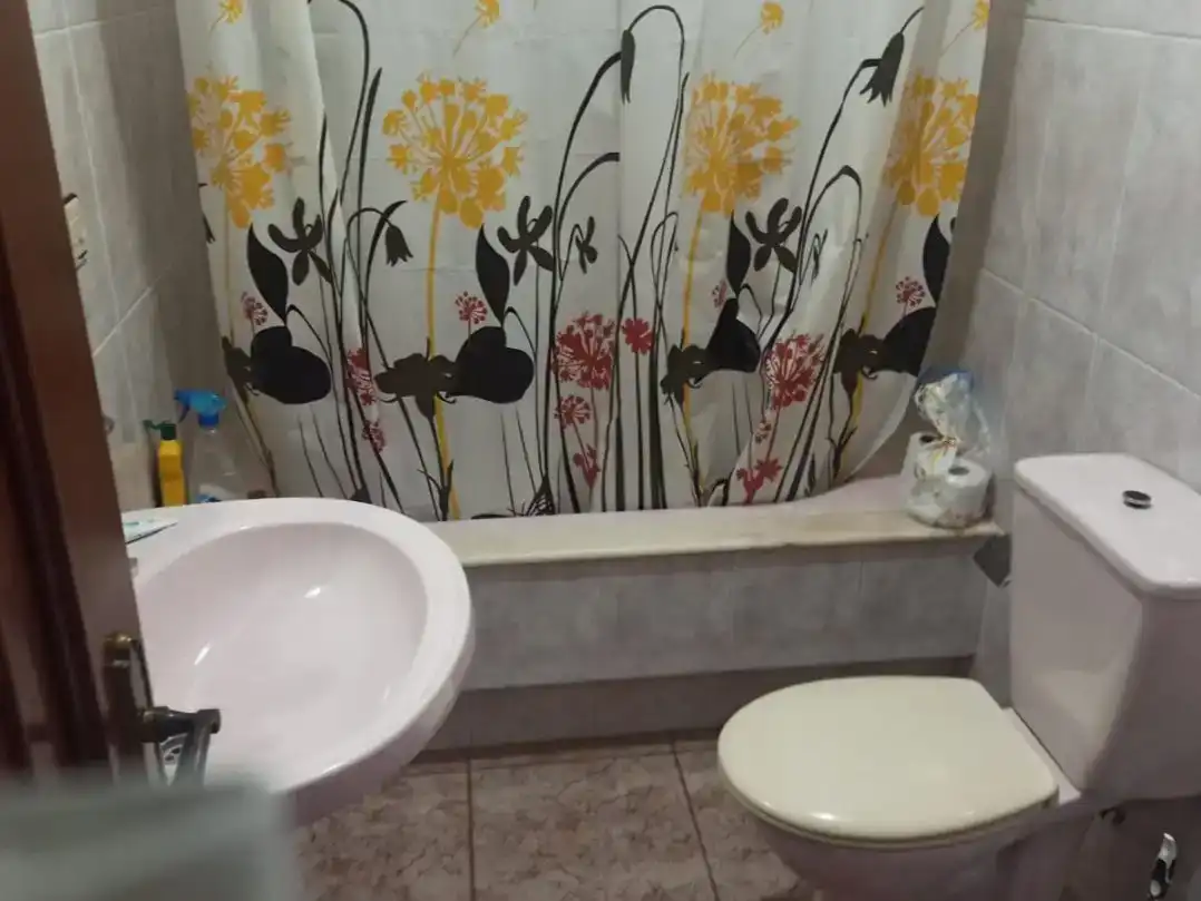 Badezimmer von Wohnung zur Miete in Vimianzo