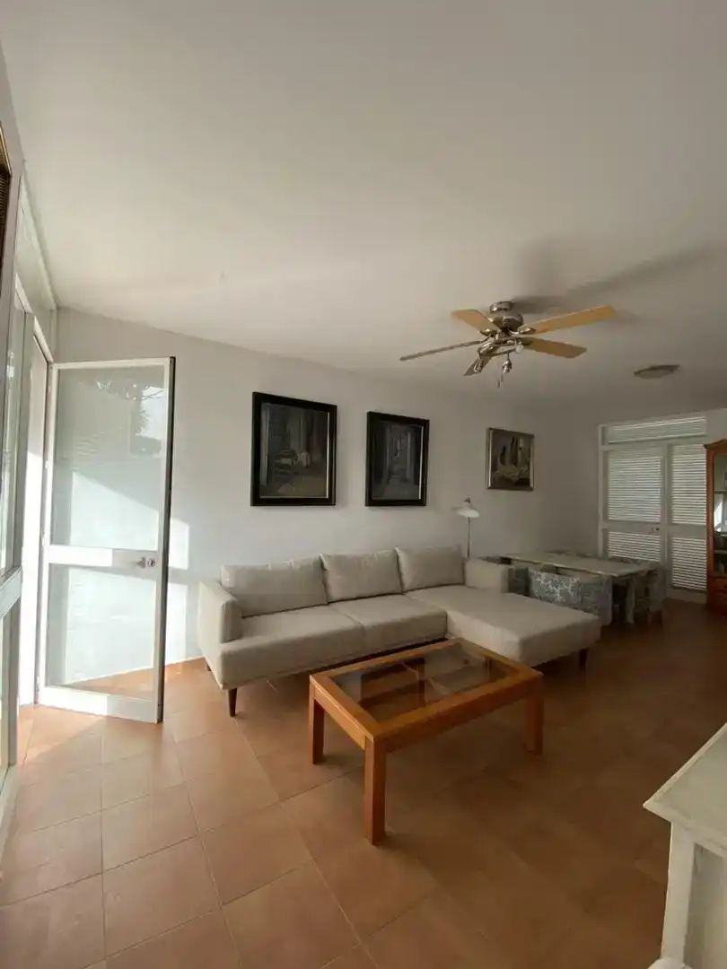 Wohnzimmer von Wohnung zur Miete in Conil de la Frontera mit Privatgarten, Schwimmbad und Möbliert