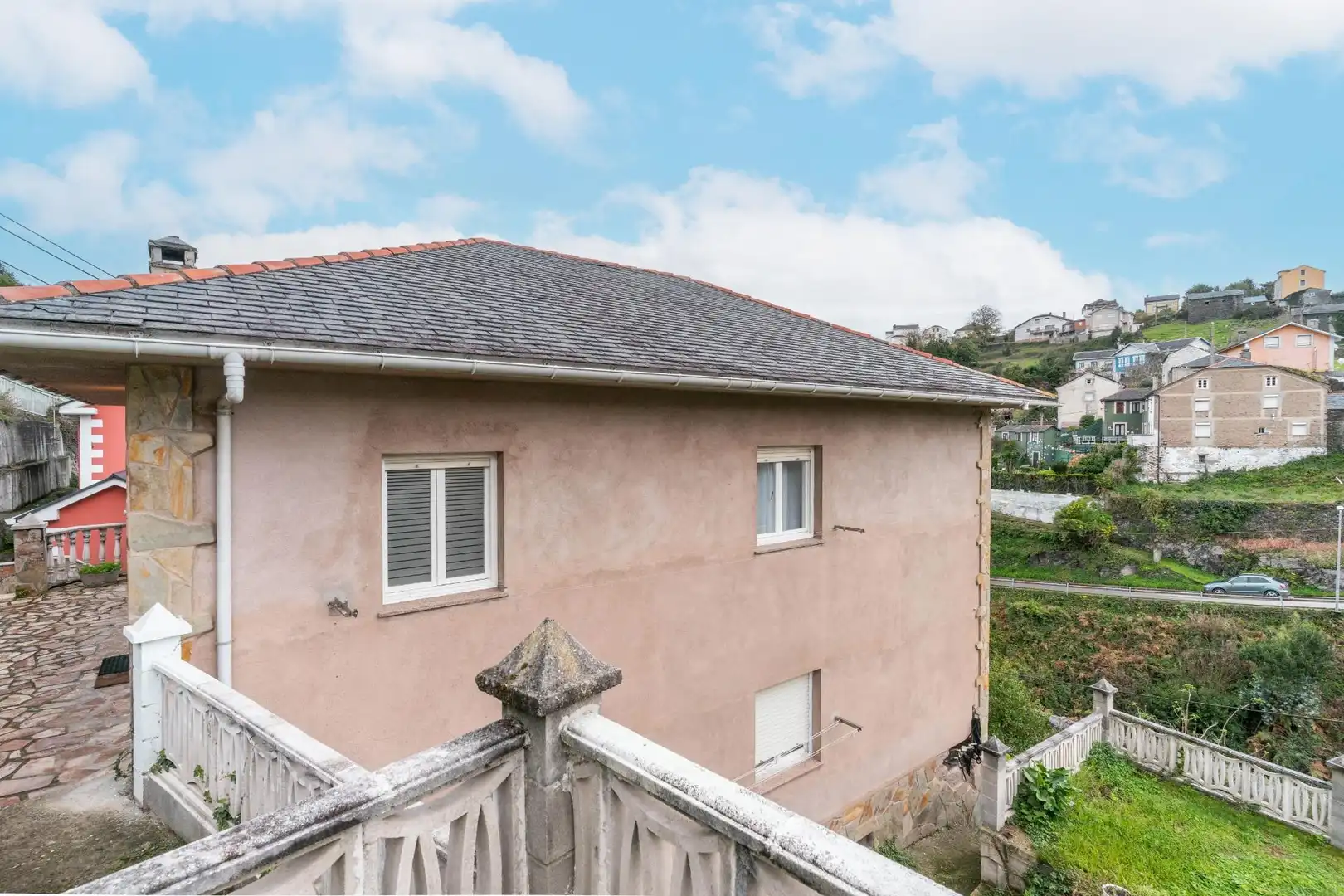 Vista exterior de Casa o xalet en venda en Coaña amb Calefacció, Jardí privat i Moblat