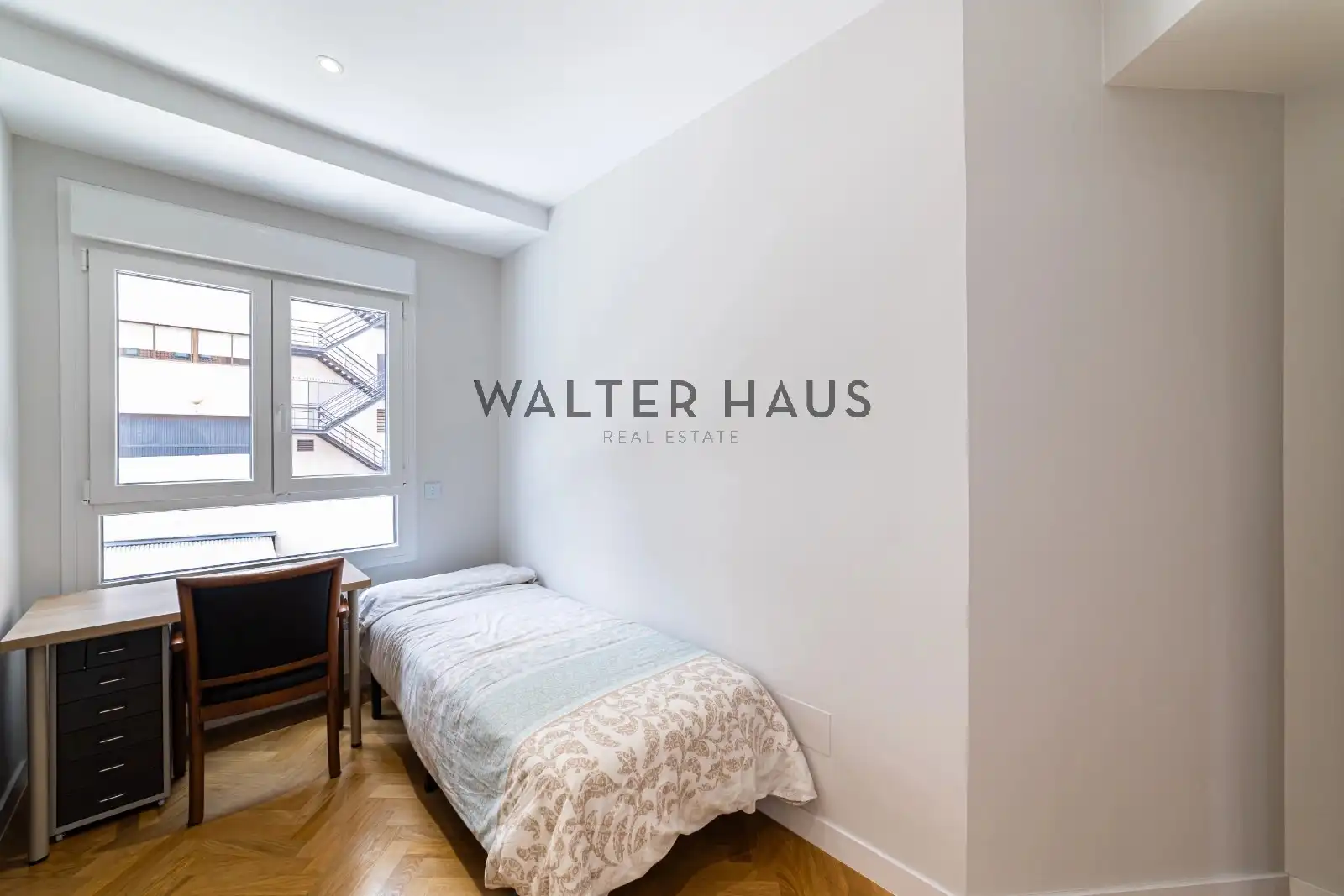 Bedroom of Flat for sale in Madrid  with Air Conditioner, Heating and Storage room