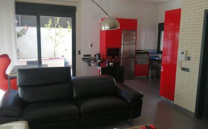 Sala d'estar de Casa o xalet en venda en Talavera de la Reina amb Aire condicionat i Piscina