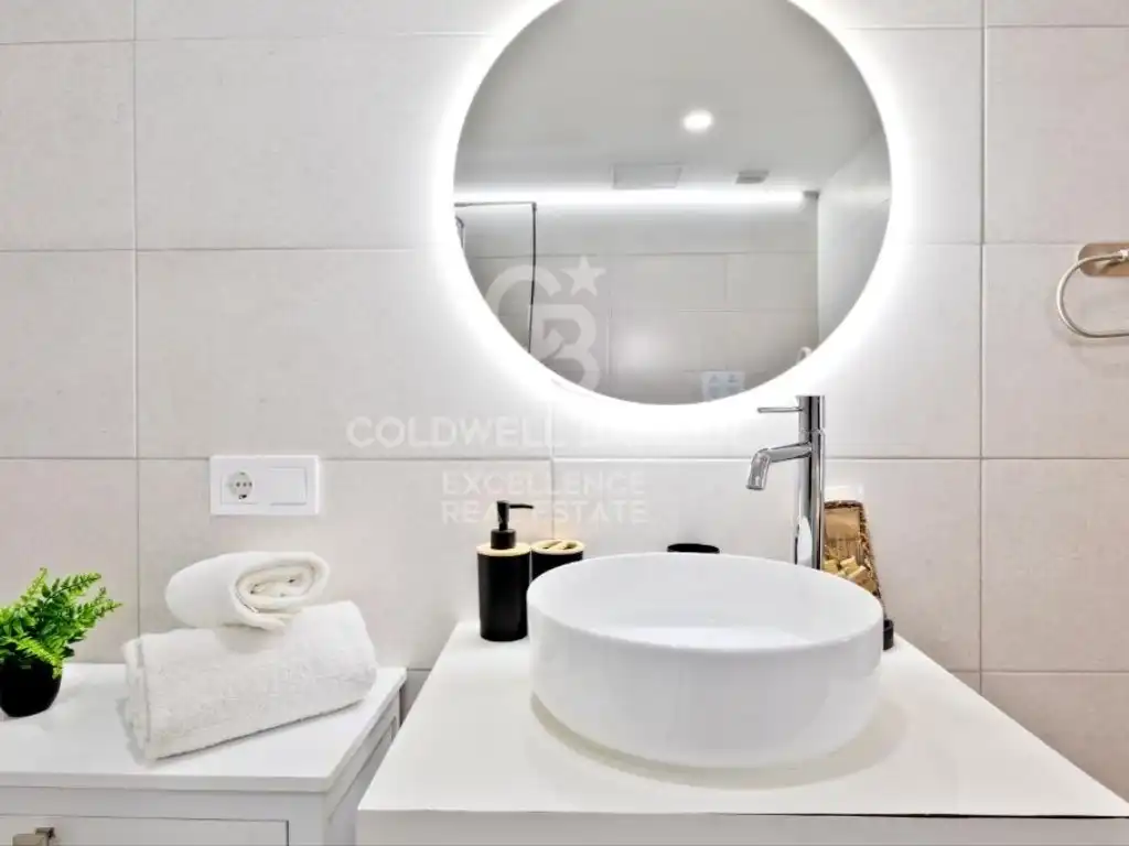 Bany de Apartament en venda en Valencia amb Aire condicionat i Rentadora
