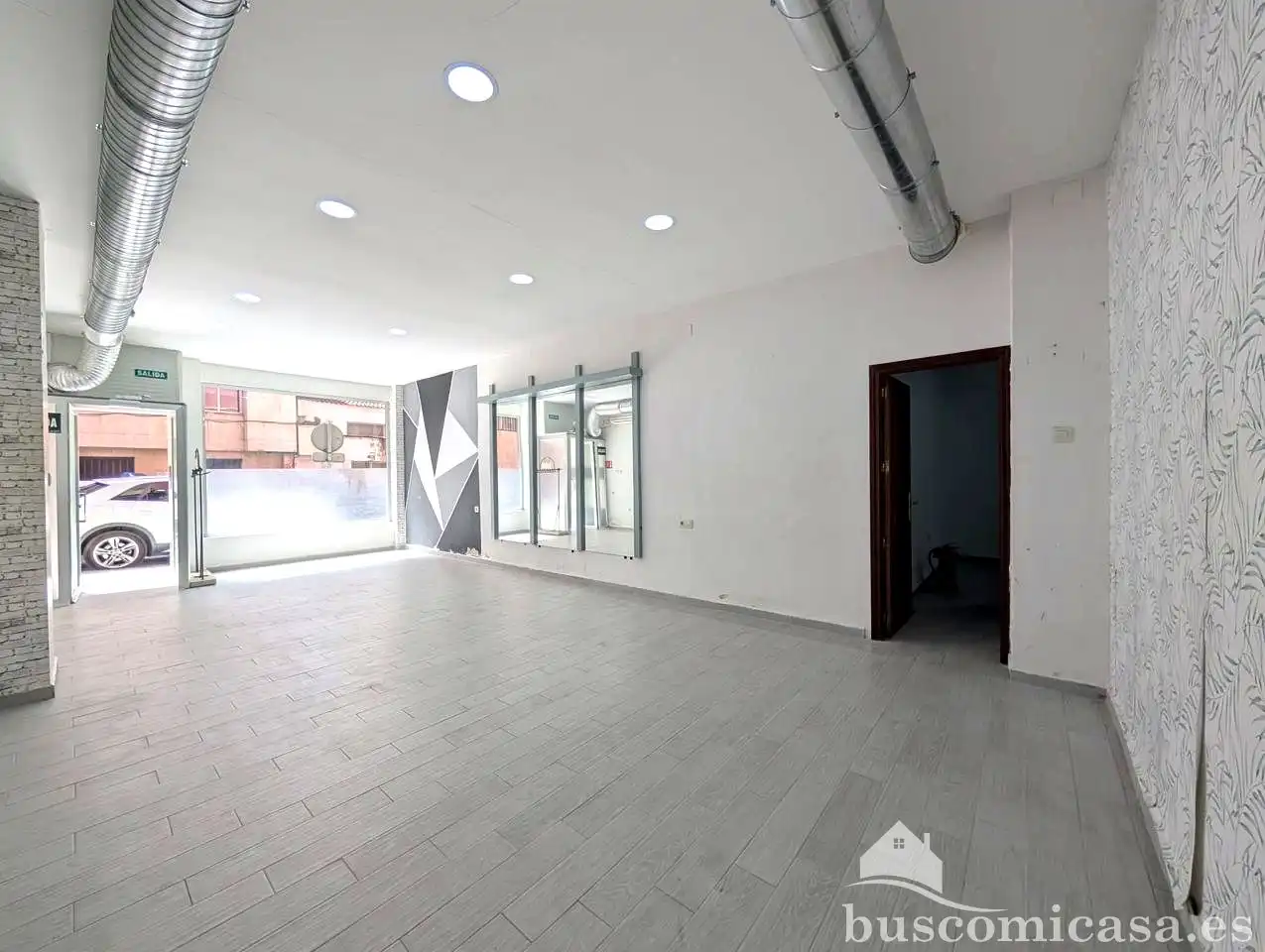 Commercial properties for rent in Linares  with Air Conditioner