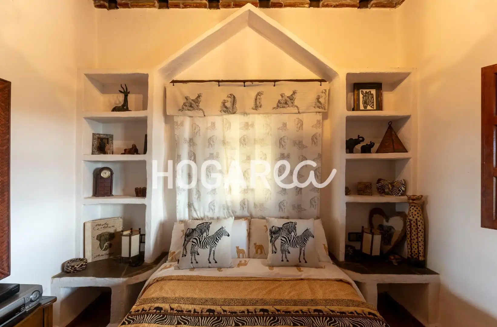 Habitación de Finca rústica en venta en Alcaucín con Jardín privado, Terraza y Piscina
