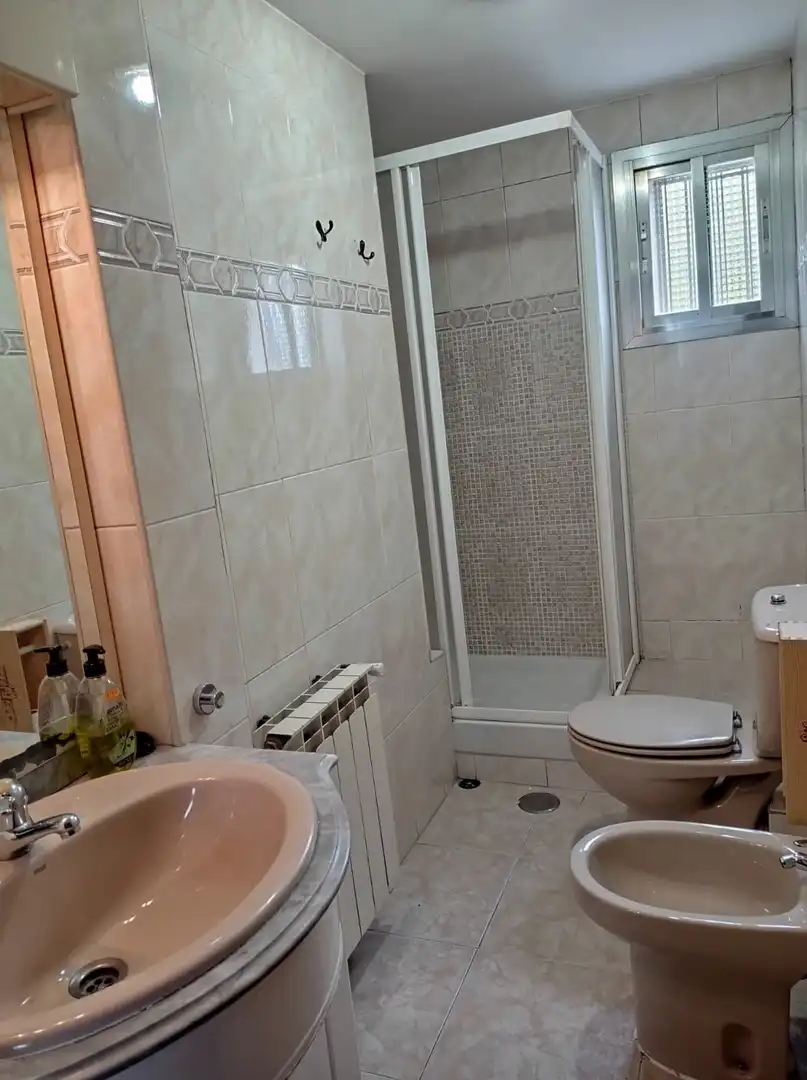 Room in Calle del Poeta Blas de Otero, 83, Ventas