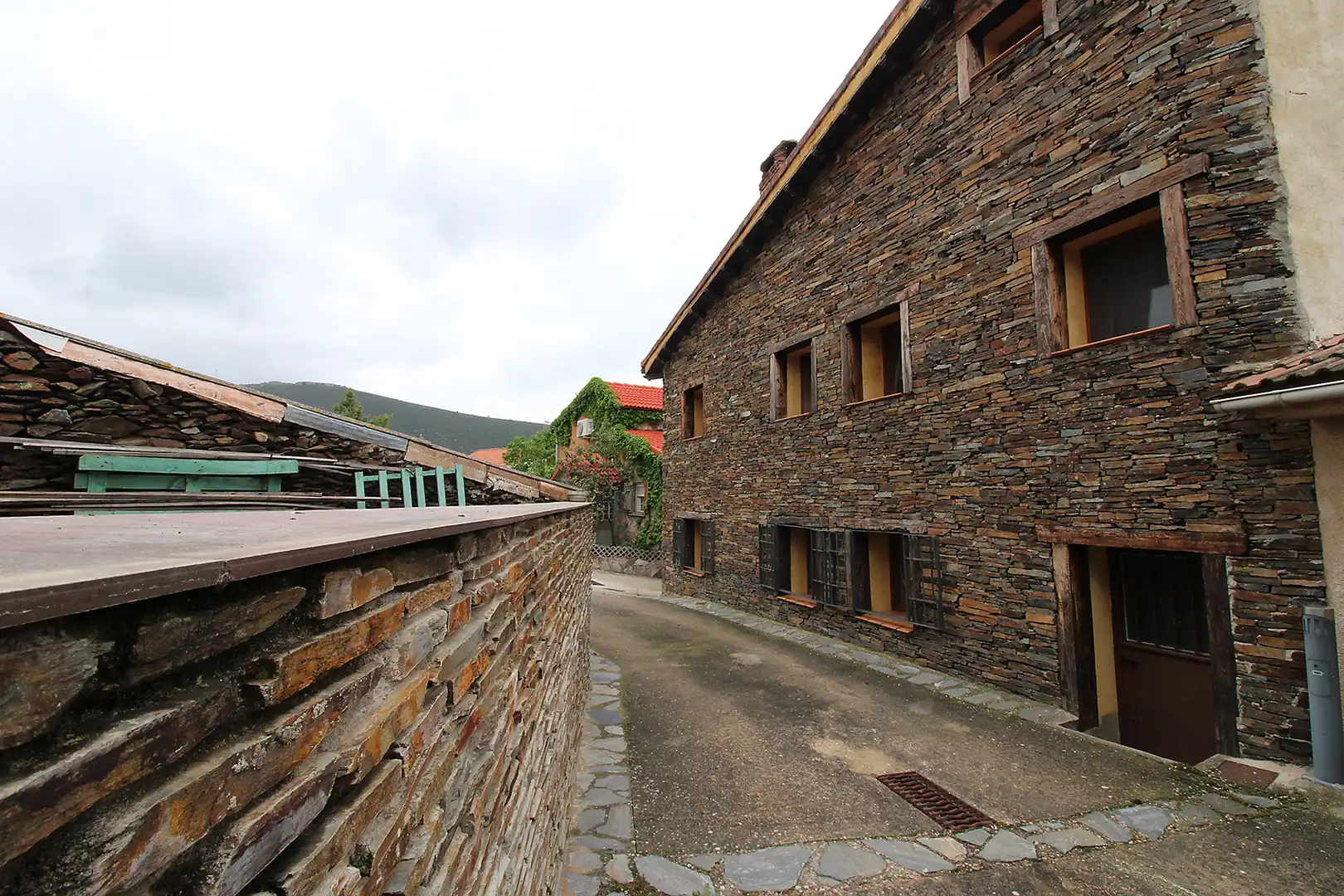 Vista exterior de Casa adosada en venta en El Atazar con Calefacción, Terraza y Trastero