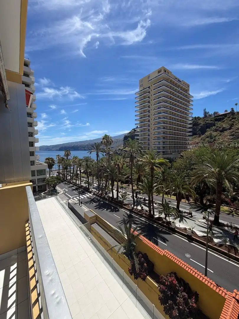Vista exterior de Estudi de lloguer en Puerto de la Cruz amb Parquet, Terrassa i Balcó