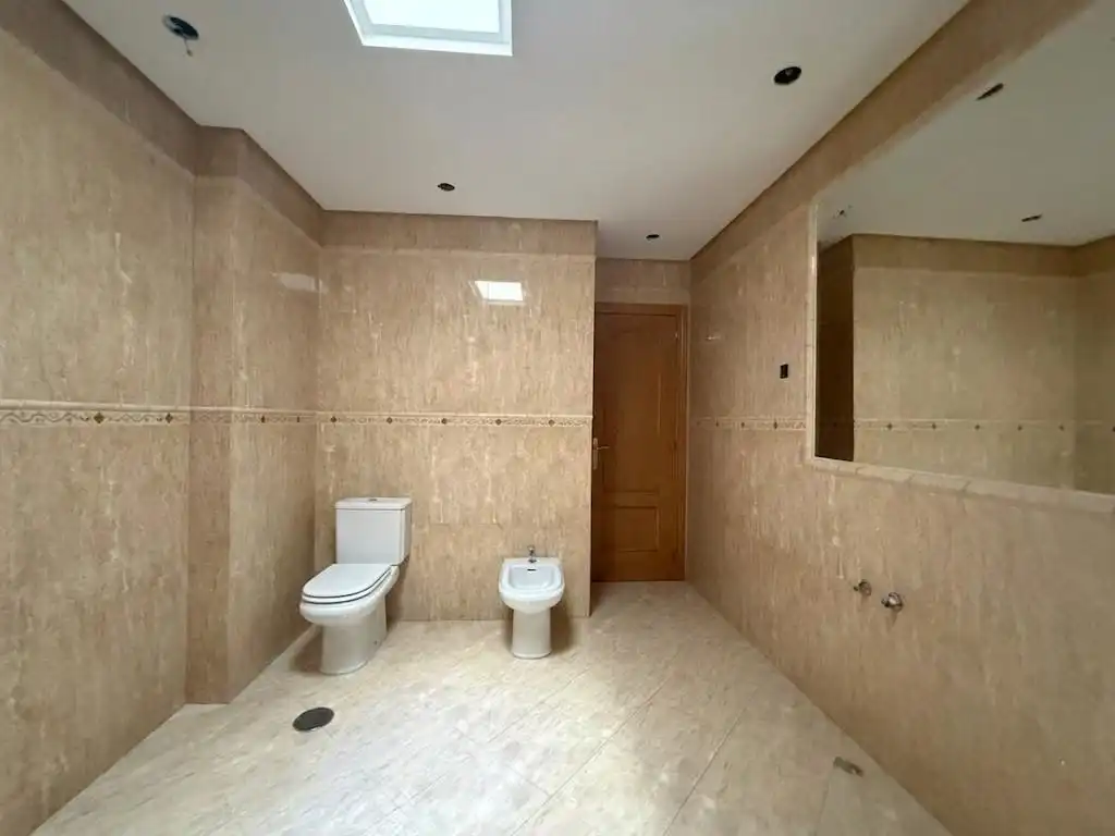 Bany de Casa o xalet en venda en Málaga amb Aire condicionat, Calefacció i Terrassa