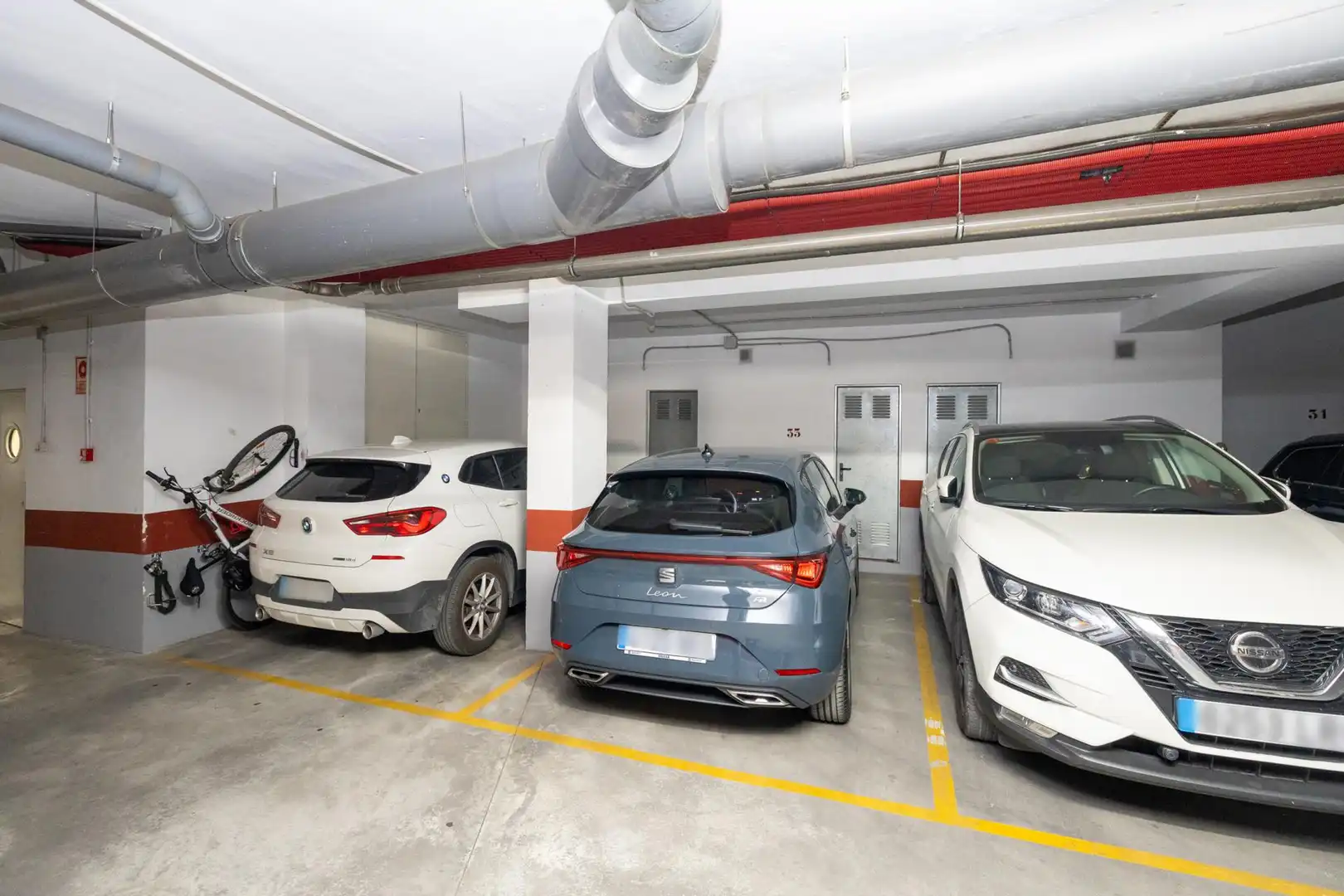 Parking de Apartamento en venta en Granada con Calefacción, Jardín privado y Piscina comunitaria