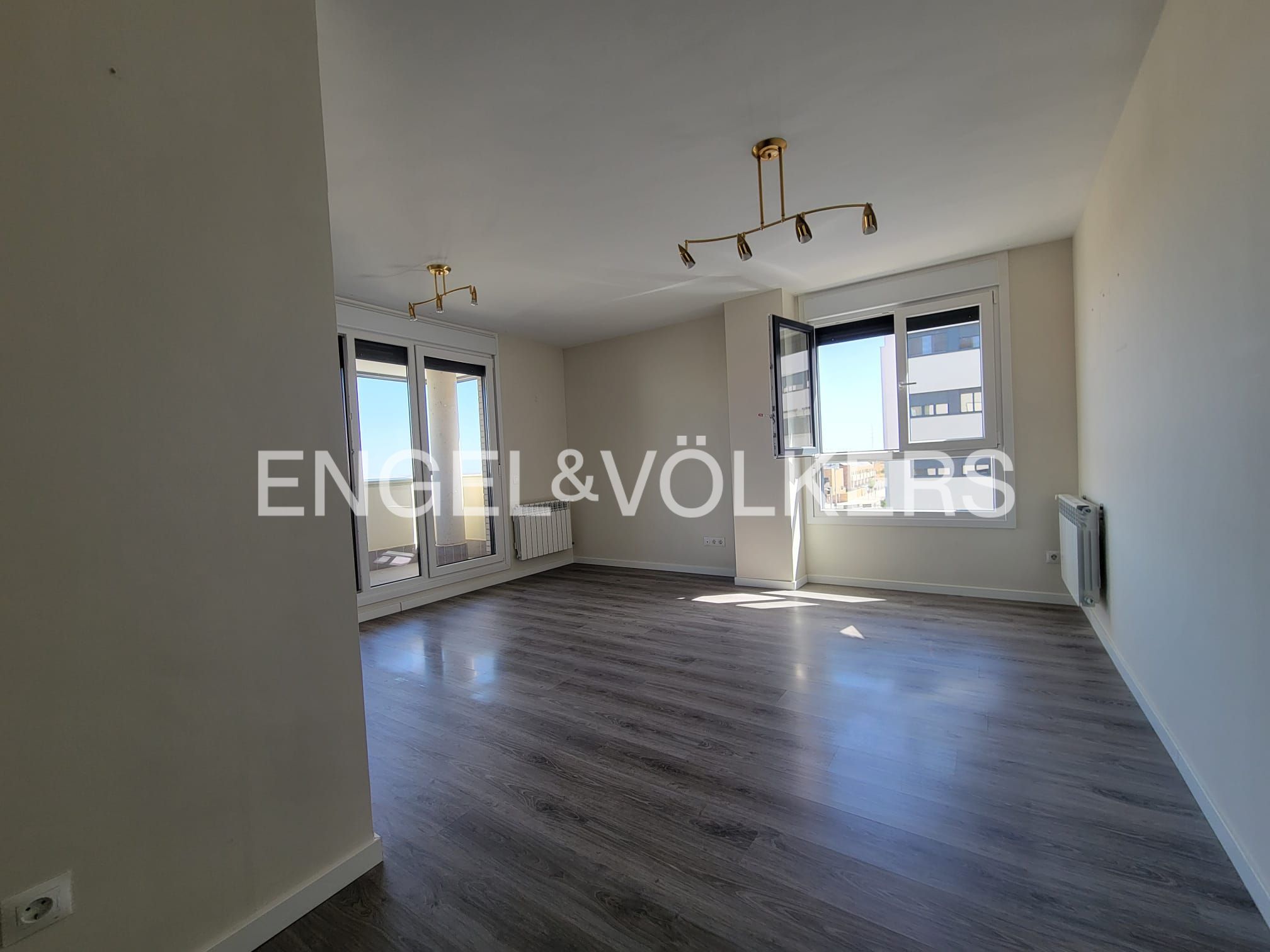 Sala d'estar de Apartament en venda en  Madrid Capital amb Aire condicionat, Calefacció i Terrassa