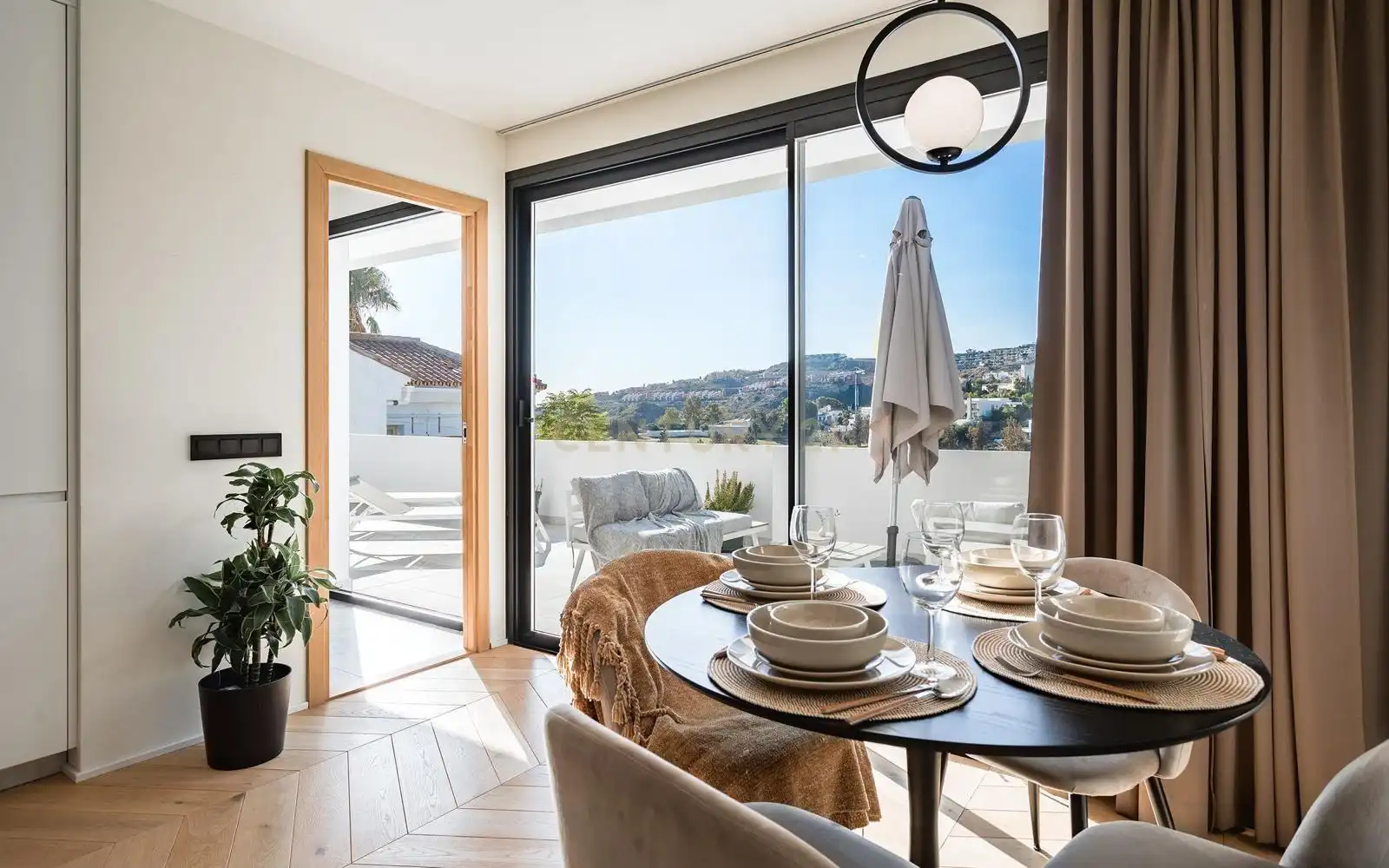 Comedor de Casa o chalet en venta en Benahavís con Aire acondicionado, Trastero y Piscina