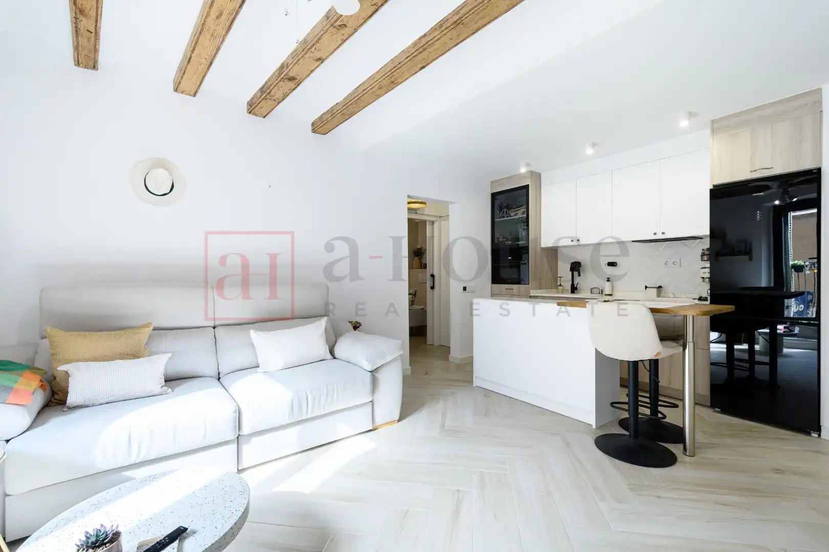 Living room of Flat for sale in Barcelona  with Air Conditioner, Heating and Storage room