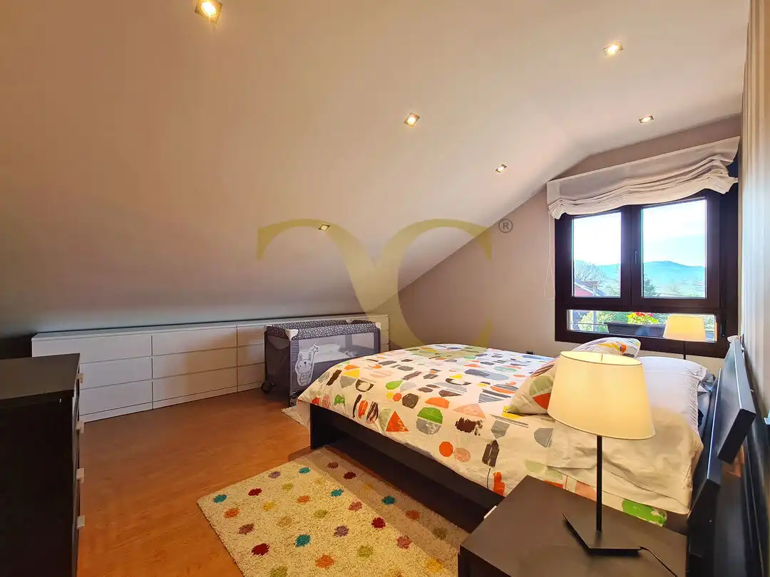 Habitación de Casa o chalet en venta en Siero con Calefacción, Terraza y Trastero