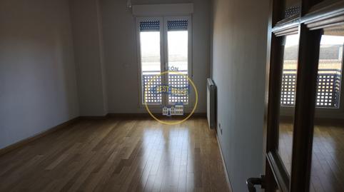 Photo 5 of Flat for sale in Puente Castro, León