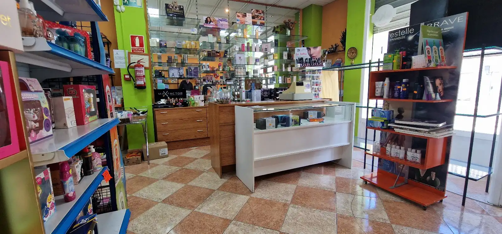 Local comercial en venda a Avenida Blas de Otero