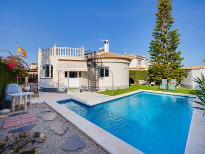 Piscina de Casa o xalet en venda en Orihuela amb Aire condicionat, Calefacció i Jardí privat