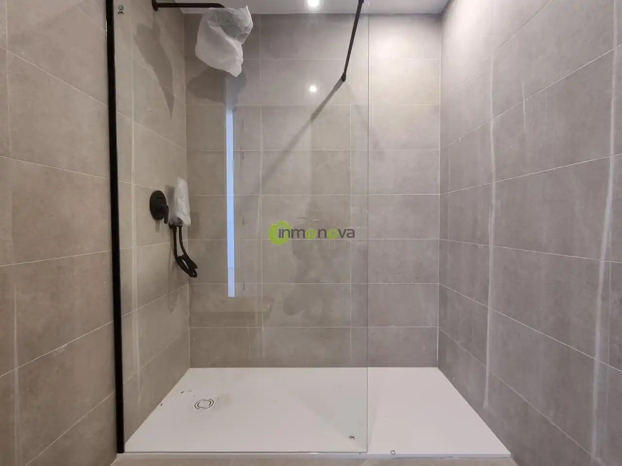 Baño de Casa adosada en venta en Nigrán con Calefacción, Jardín privado y Terraza