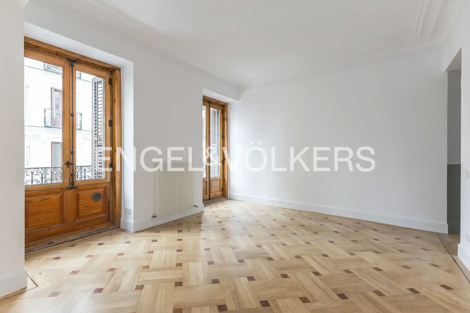 Living room of Flat for rent in  Madrid Capital  with Heating, Parquet flooring and Balcony
