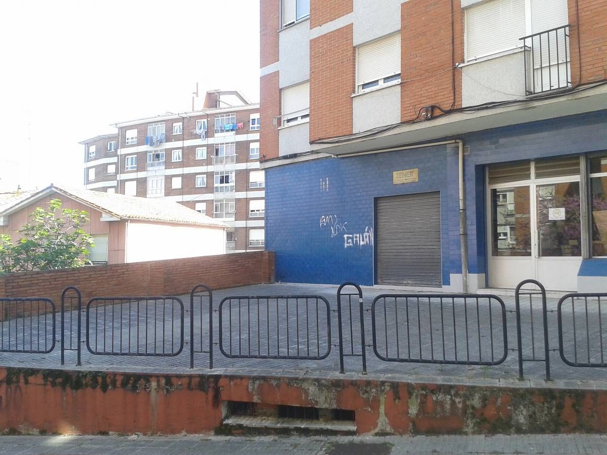 Vista exterior de Oficina de lloguer en Corvera de Asturias