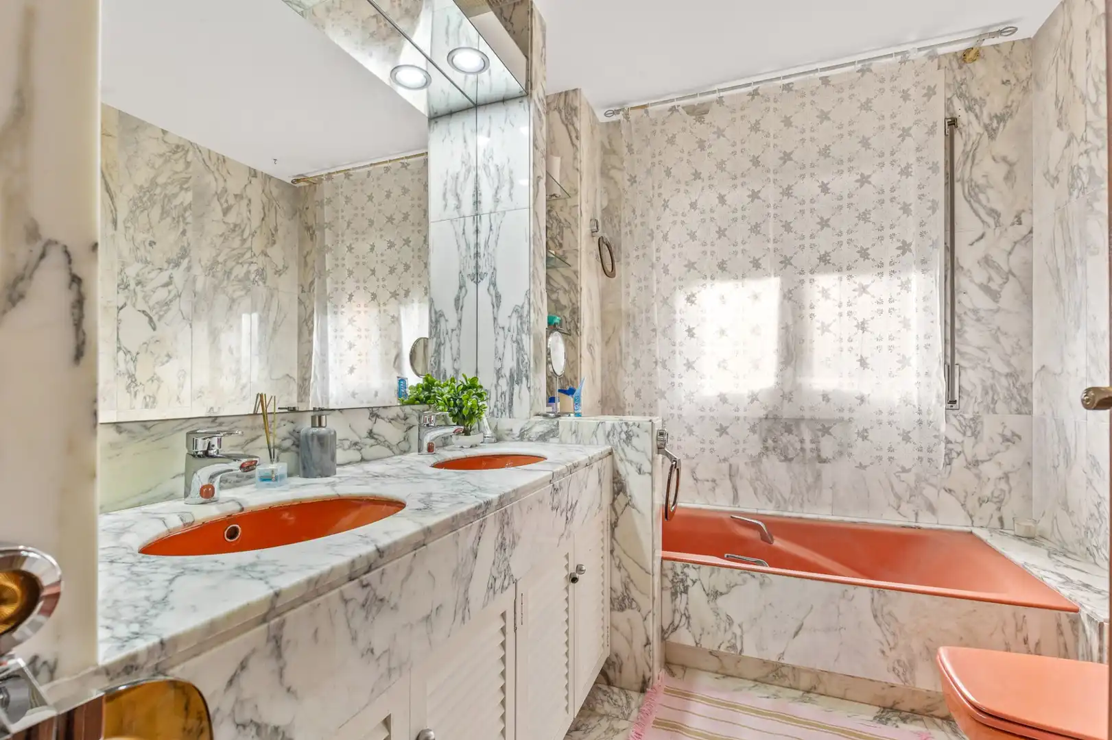 Baño de Casa o chalet en venta en Sant Just Desvern con Aire acondicionado, Calefacción y Terraza