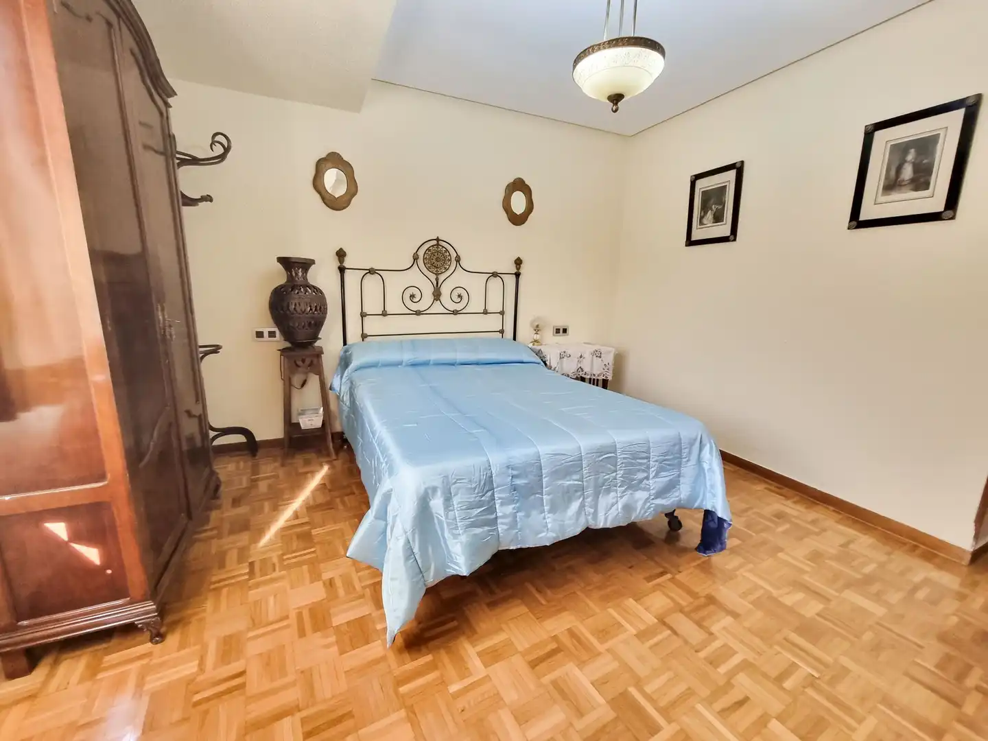 Schlafzimmer von Wohnung zum Verkauf in Jaén mit Klimaanlage und Heizung