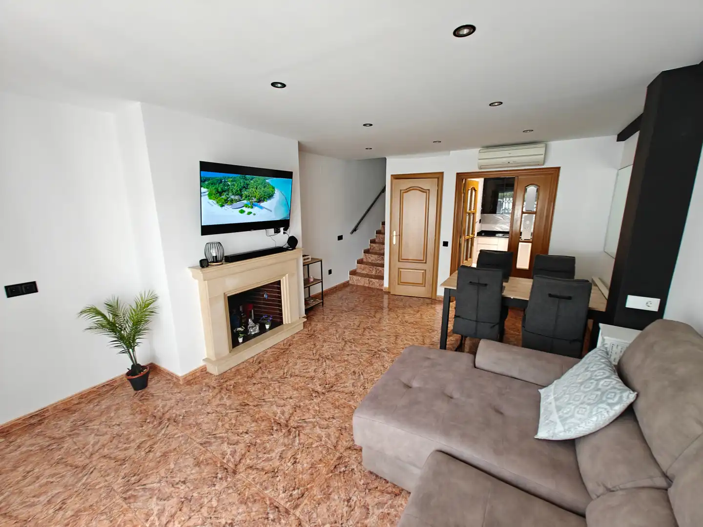 Sala de estar de Casa adosada en venta en Premià de Mar con Aire acondicionado, Calefacción y Piscina comunitaria