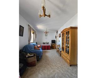 Sala d'estar de Casa o xalet en venda en Riogordo