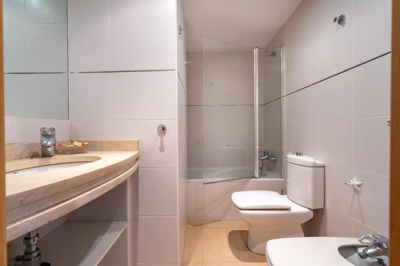 Bathroom of Flat for sale in Almería  with Air Conditioner, Terrace and Storage room