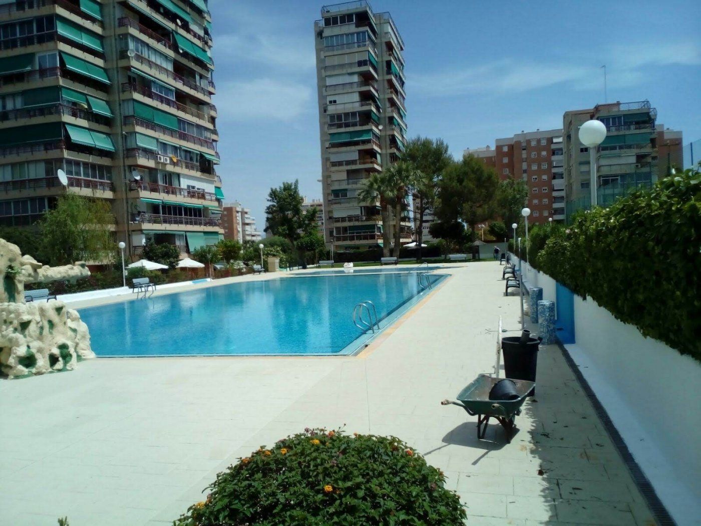 Swimming pool of Flat to rent in Alicante / Alacant  with Air Conditioner, Terrace and Community pool