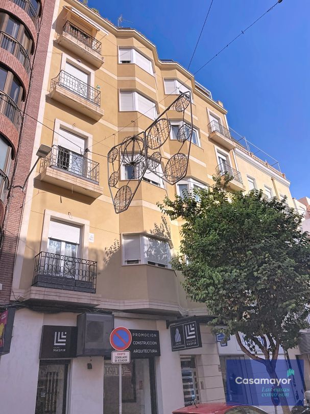 Vista exterior de Pis en venda en Alicante / Alacant amb Aire condicionat, Calefacció i Balcó