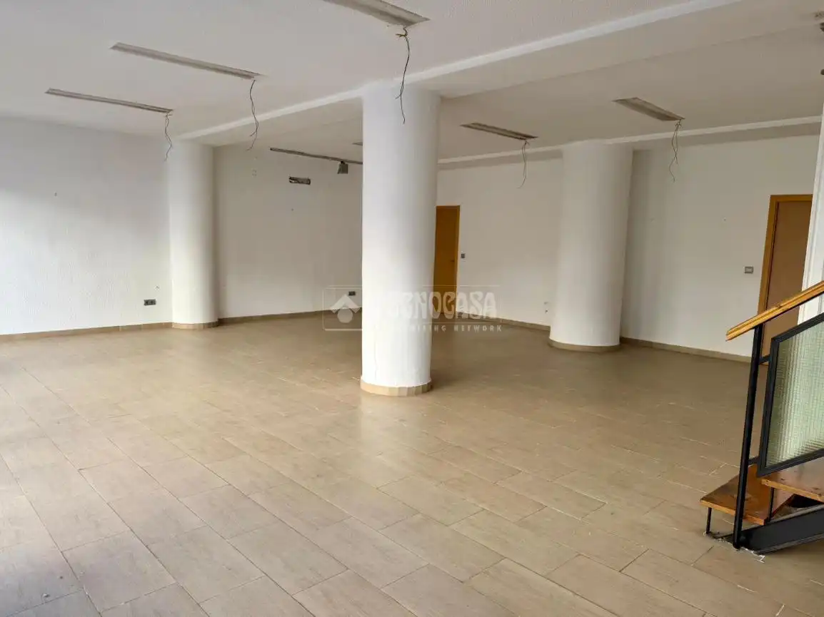 Local comercial en venda a Av. de la Constitución, imagen 8