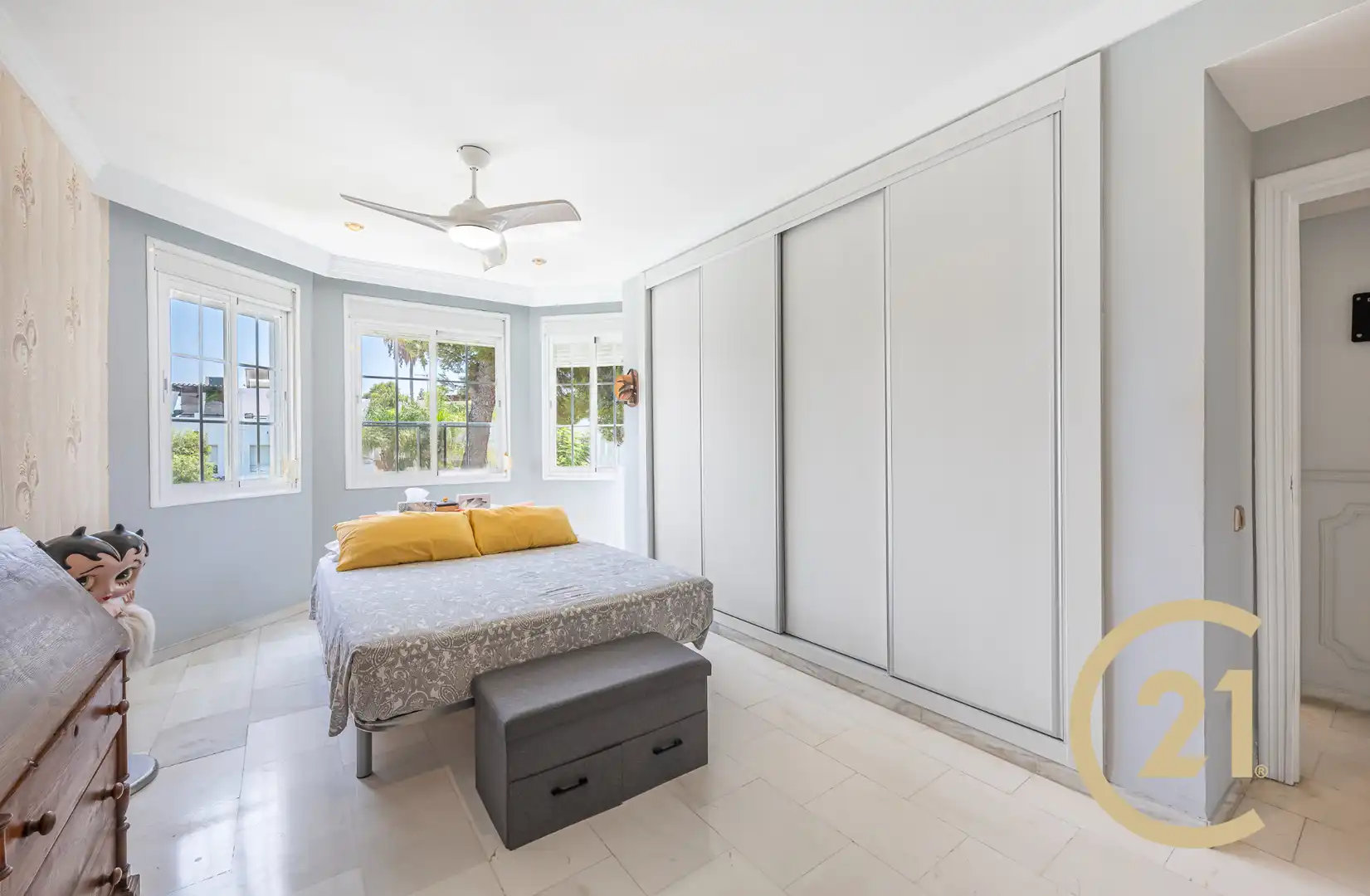 Habitación de Casa adosada en venta en Marbella con Aire acondicionado, Terraza y Piscina comunitaria
