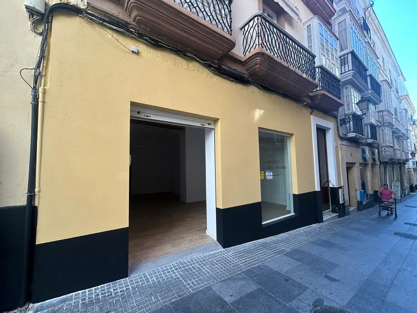 Vista exterior de Local de lloguer en Cádiz