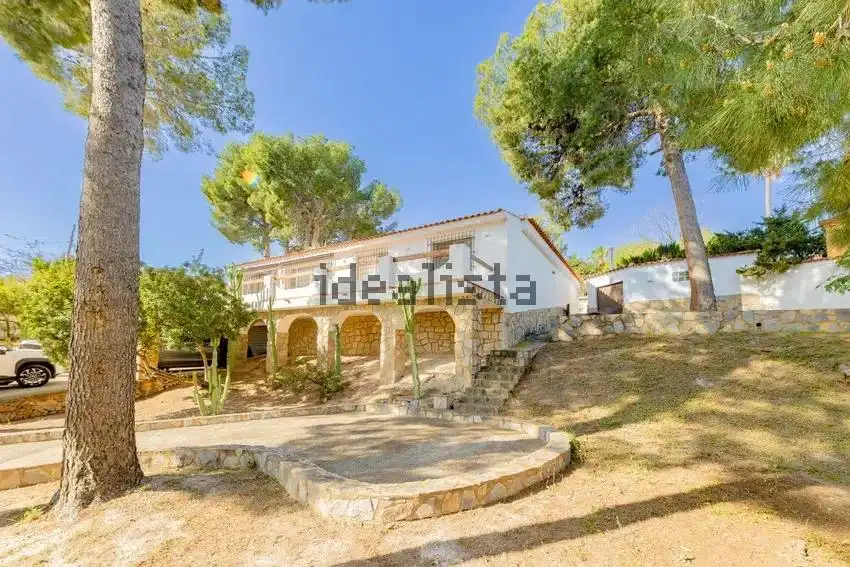 Vista exterior de Casa o chalet en venta en La Nucia con Aire acondicionado, Calefacción y Jardín privado