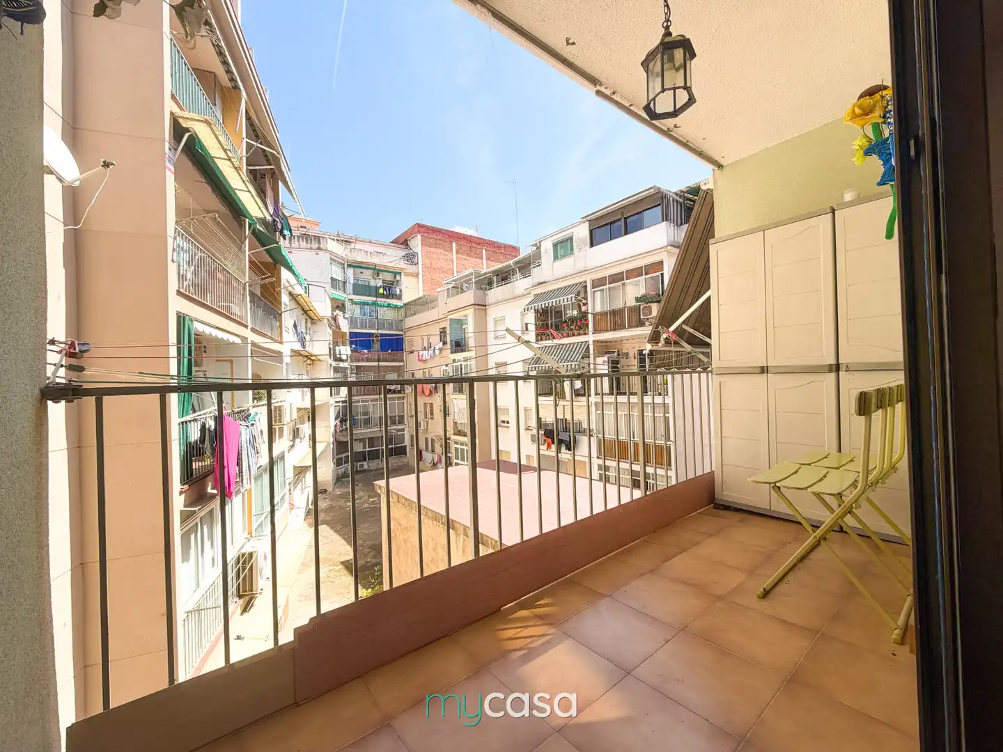 Exterior view of Flat for sale in El Prat de Llobregat  with Storage room, Balcony and Alarm